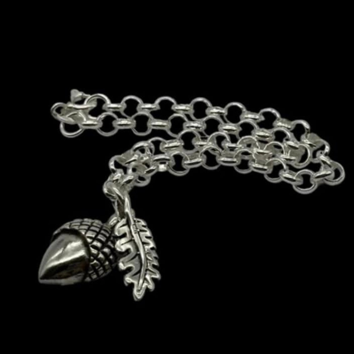 Silver Acorn and Oak Leaf Beautiful 925 Sterling Silver Charm Bracelet