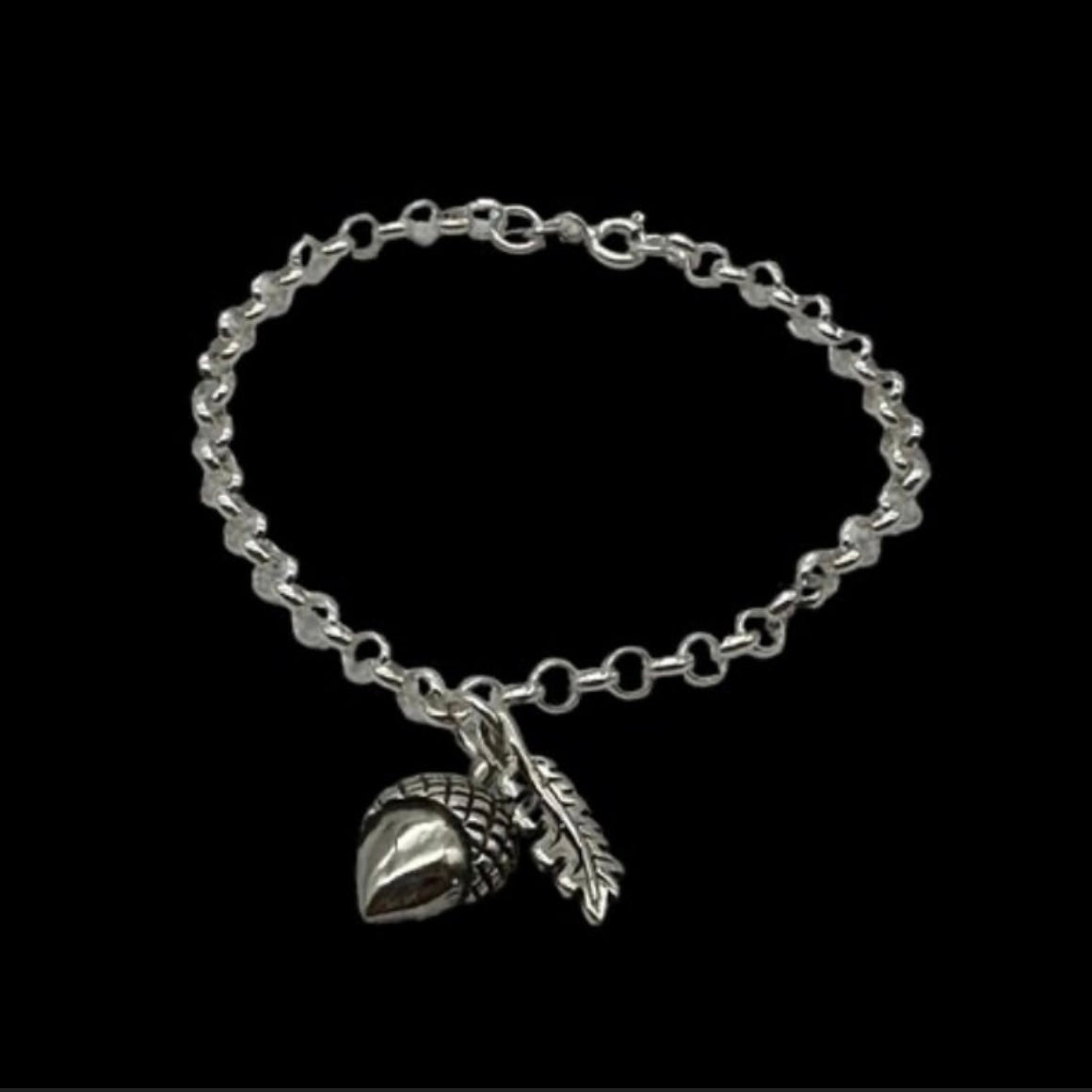 Silver Acorn and Oak Leaf Beautiful 925 Sterling Silver Charm Bracelet