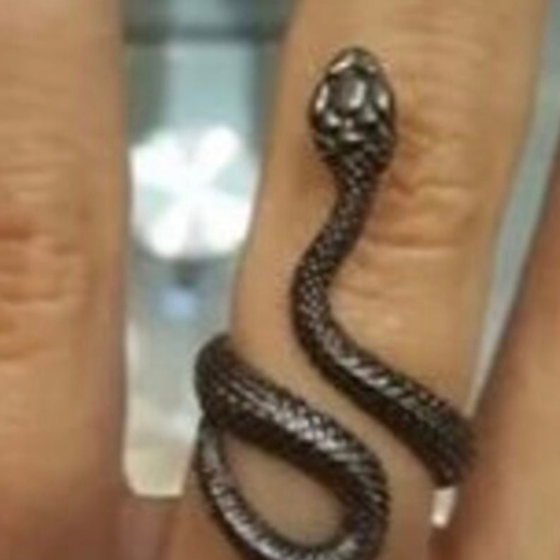 Punk Retro Snake Serpentine Black or Silver Colour Open Ring