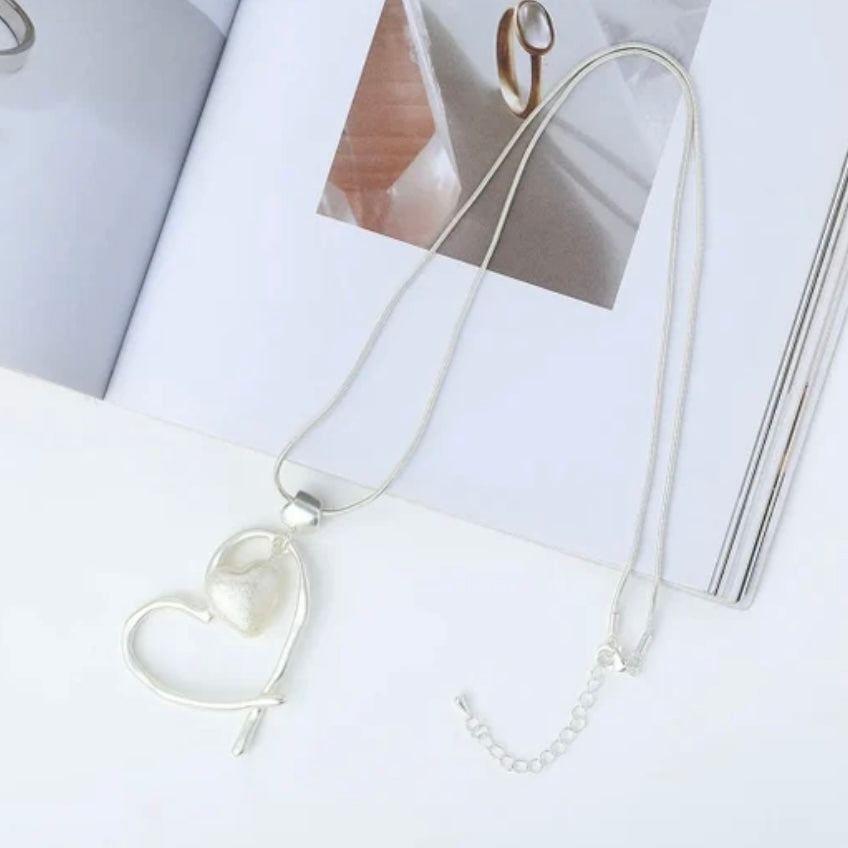 Long Chain Heart Shape Imitation Pearl Pendant Necklace Available in Gold or Silver Colours