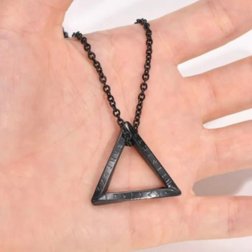 Stylist Amulet Norse Vikinging Stainless Steel Triangle Link Chain Pendant Necklace Available in Black or Silver Colours