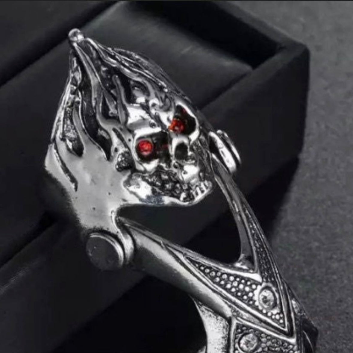 Gothic Vintage Silver Large Skull Joint Ring