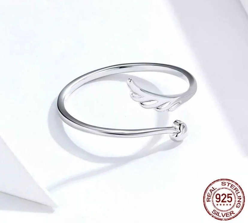 Stunning Silver Delicate Guardian Angel Wing Heart Ring