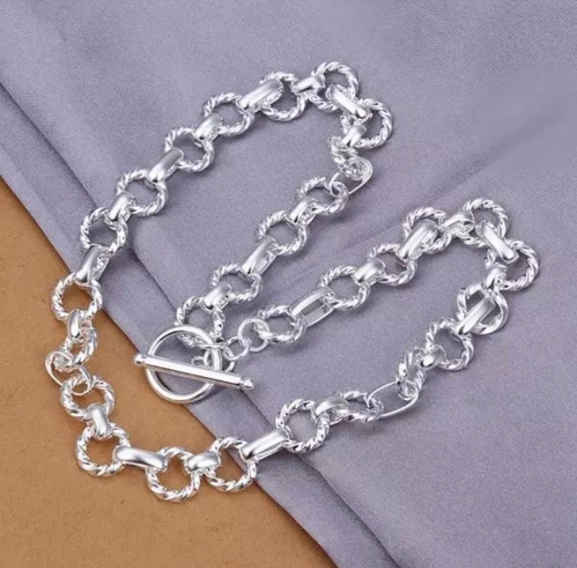 Beautiful Silver Plated Circle Chain Necklace