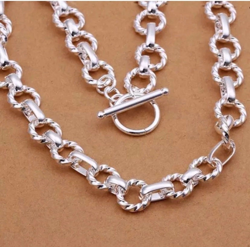 Beautiful Silver Plated Circle Chain Necklace