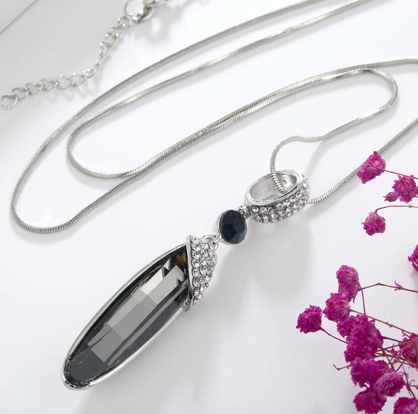 Long Necklace with a Waterdrop Pendant