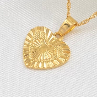 Beautiful Gold Colour Necklace with Heart Pendant