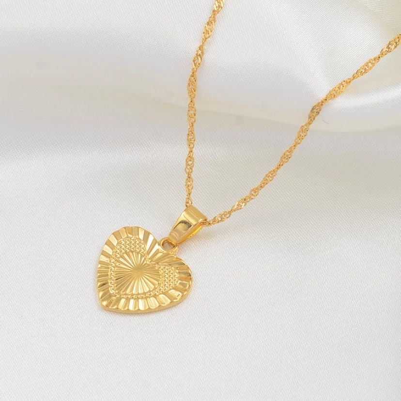 Beautiful Gold Colour Necklace with Heart Pendant