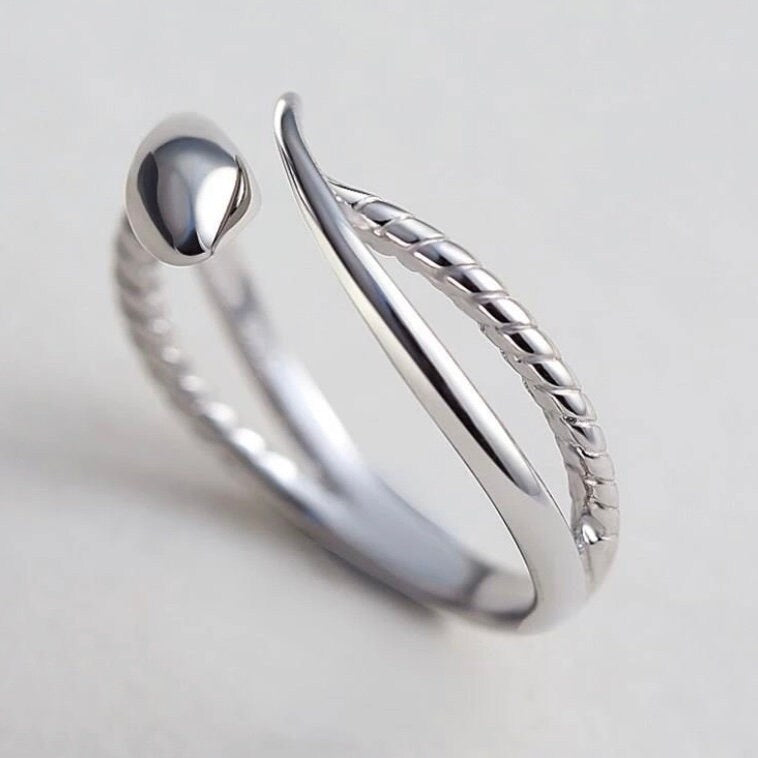 Beautiful Silver Snake Ring