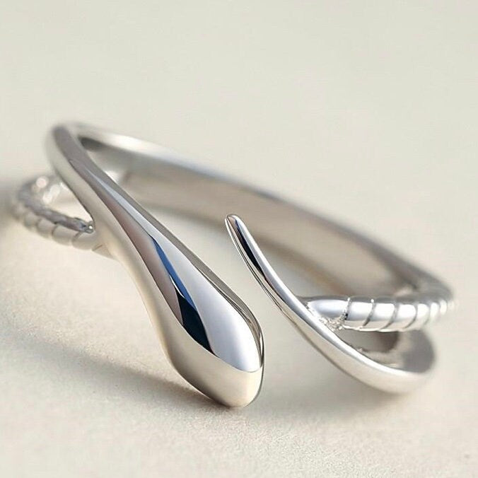 Beautiful Silver Snake Ring