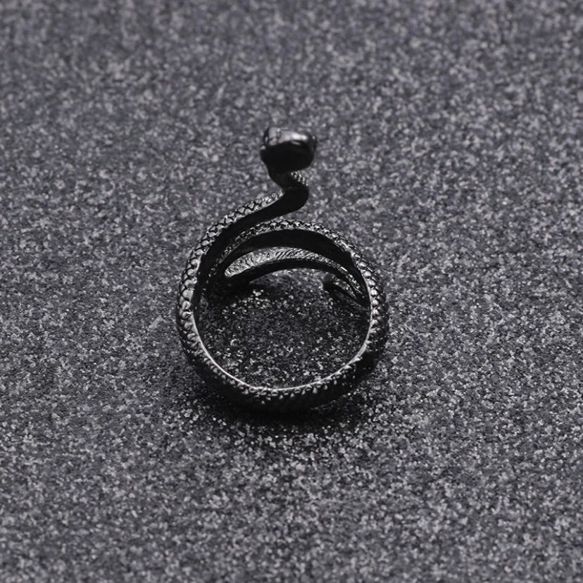 Punk Retro Snake Serpentine Black or Silver Colour Open Ring