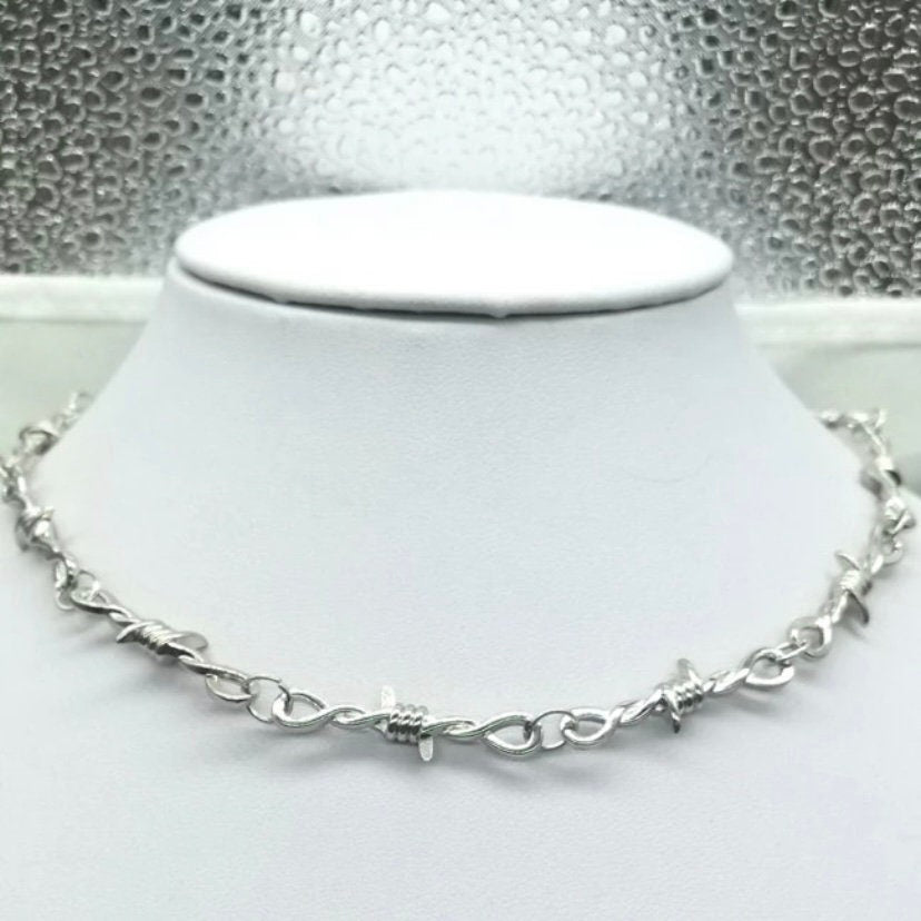 Small Barbed Silver Wire Design Collar Necklace