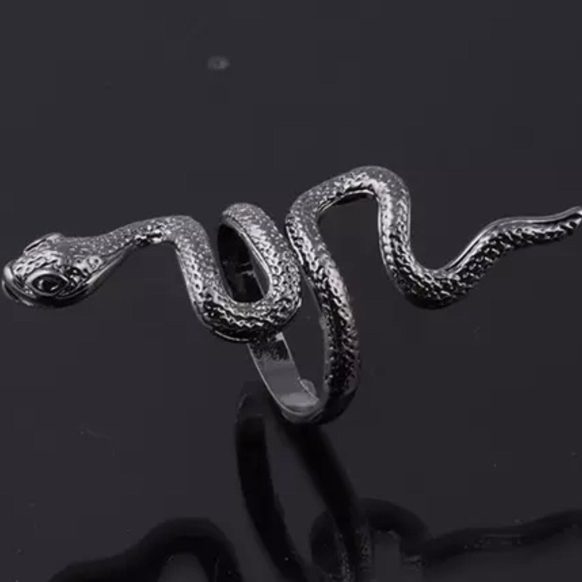 Gothic Punk Retro Snake Serpentine Ring Available in Silver or Black Colour