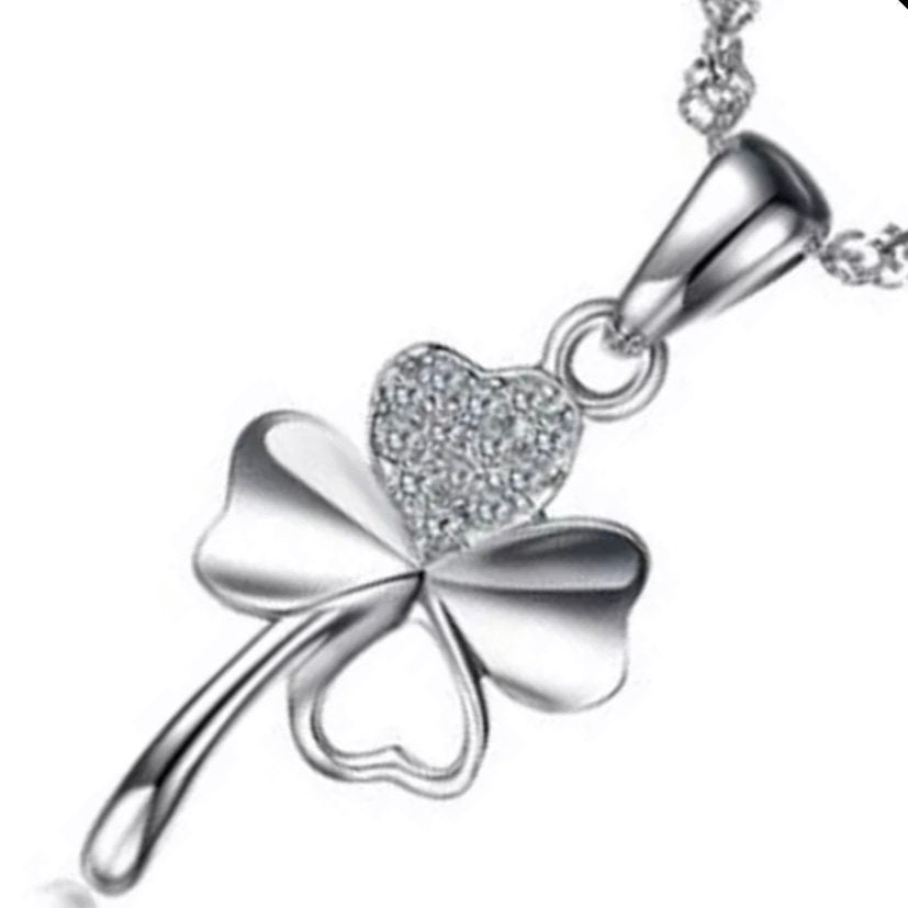 Beautiful Lucky Four Leaf Clover Style Crystal Pendant Necklace