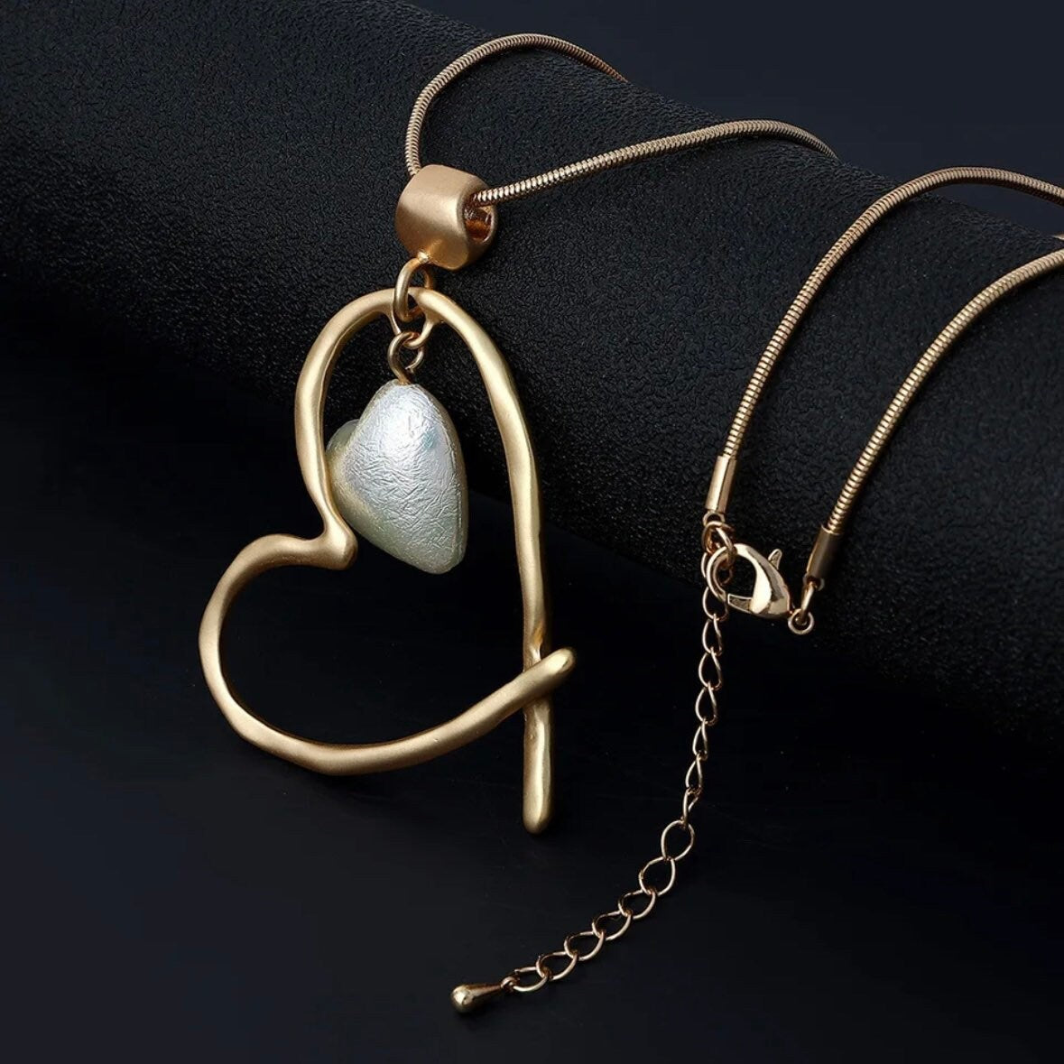 Long Chain Heart Shape Imitation Pearl Pendant Necklace Available in Gold or Silver Colours