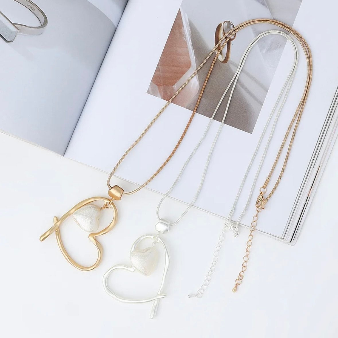 Long Chain Heart Shape Imitation Pearl Pendant Necklace Available in Gold or Silver Colours