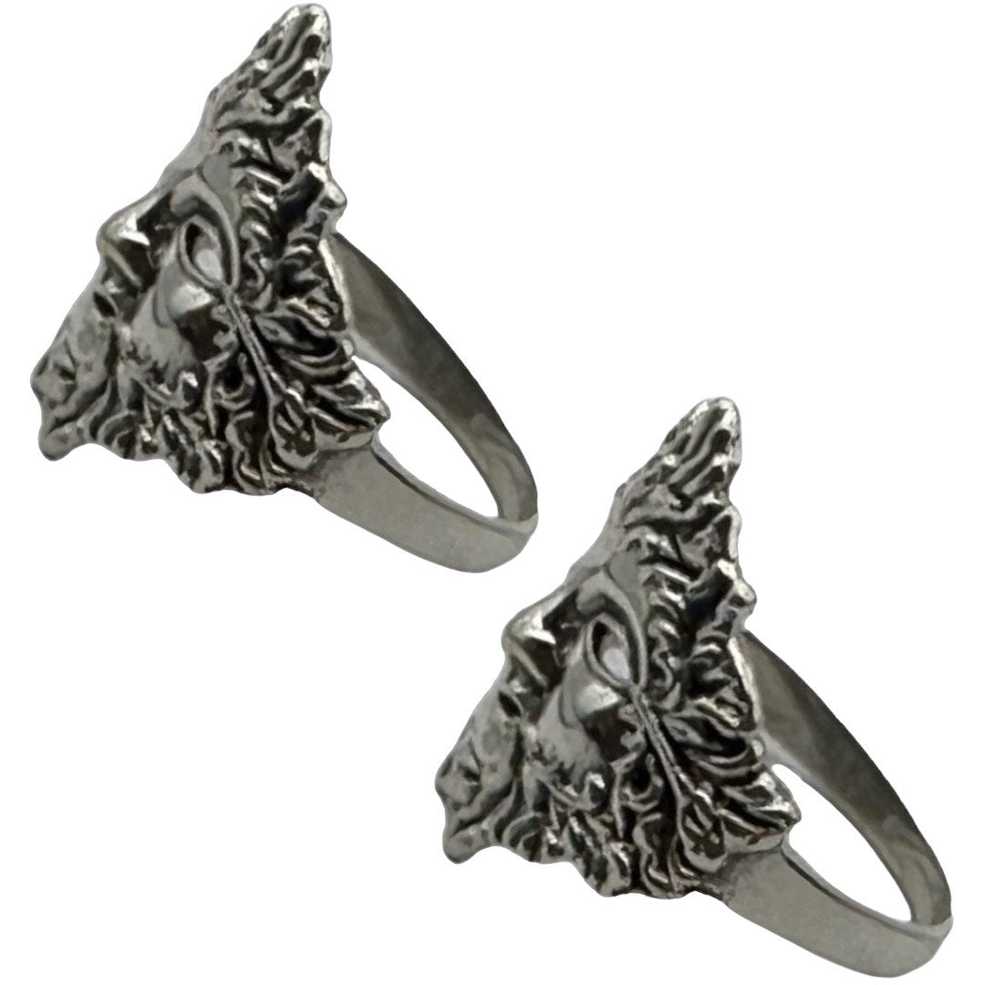 Green Lady Ring with Beautiful Oak Leaf Detail in 925 Sterling Silver