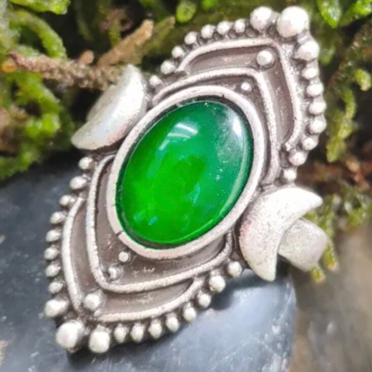 Gothic Witch Pagan Green Stone Silver Colour Ring